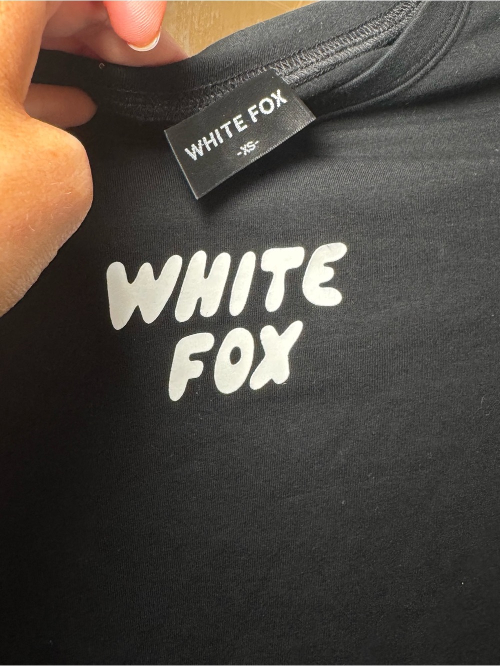 🖤🤍 White Fox Boutique Baby Tee Black Long Sleeve Logo y2k fitted - Picture 3 of 4
